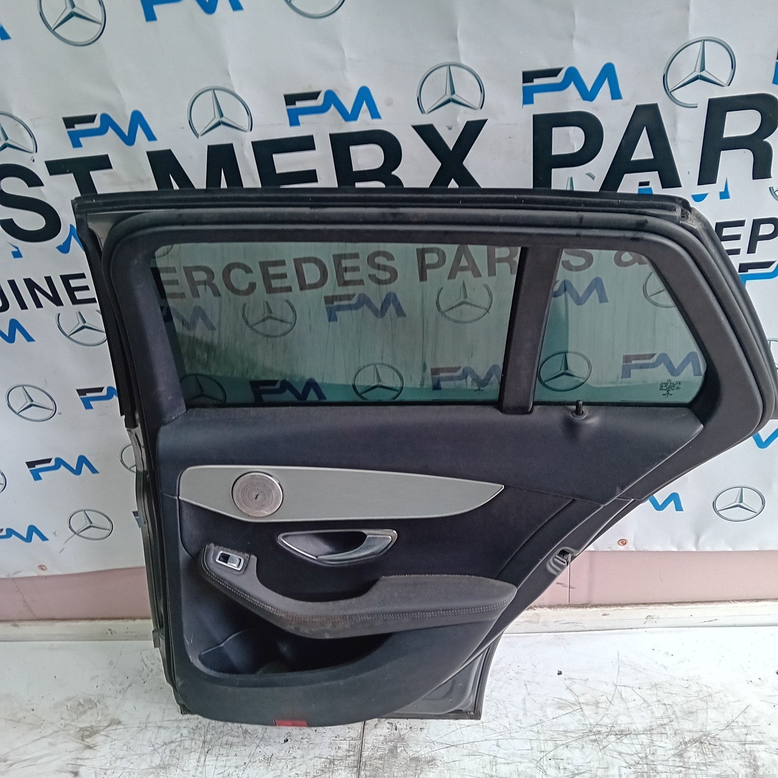 MERCEDES ESTATE C-CLASS W205 DRIVER REAR DOOR O/S/R GREY COMPLETE 2014-22 FMD141