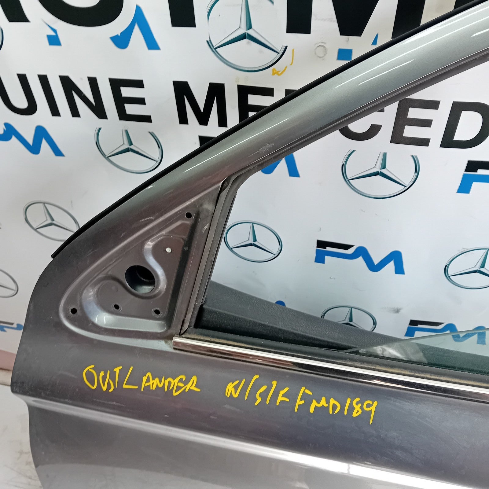 MITSUBISH OUTLANDER MK3 PASSENGER FRONT DOOR NSF GREY 2013 COMPLETE FMD189