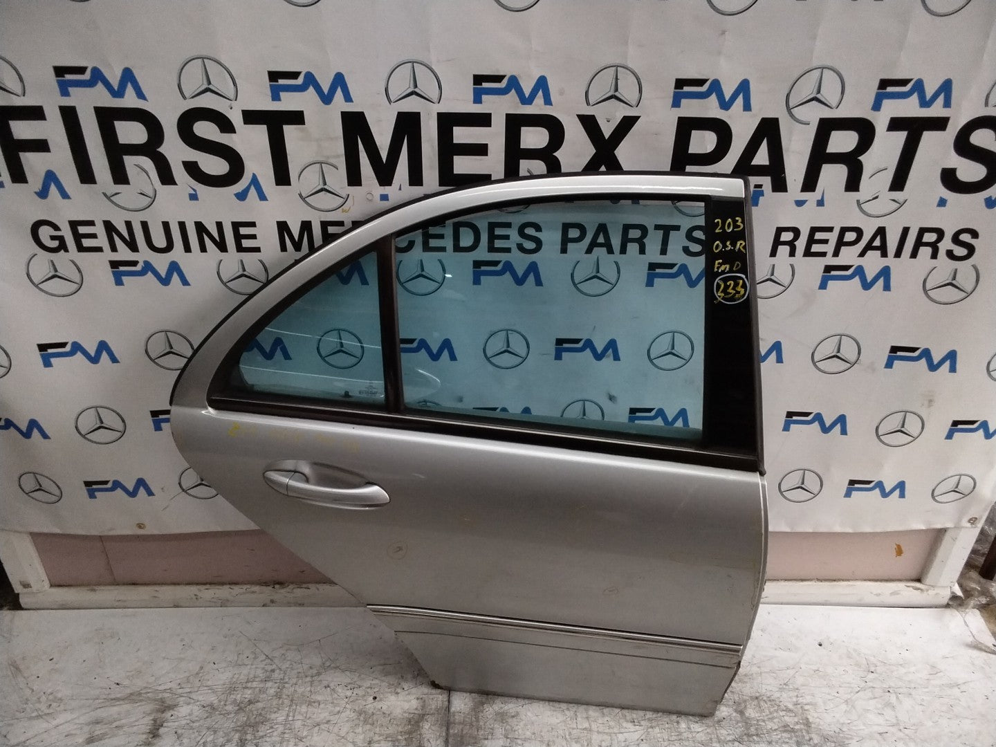 MERCEDES C-CLASS W203 DRIVER REAR DOOR OSR SILVER 2001-2004 COMPLETE FMD333