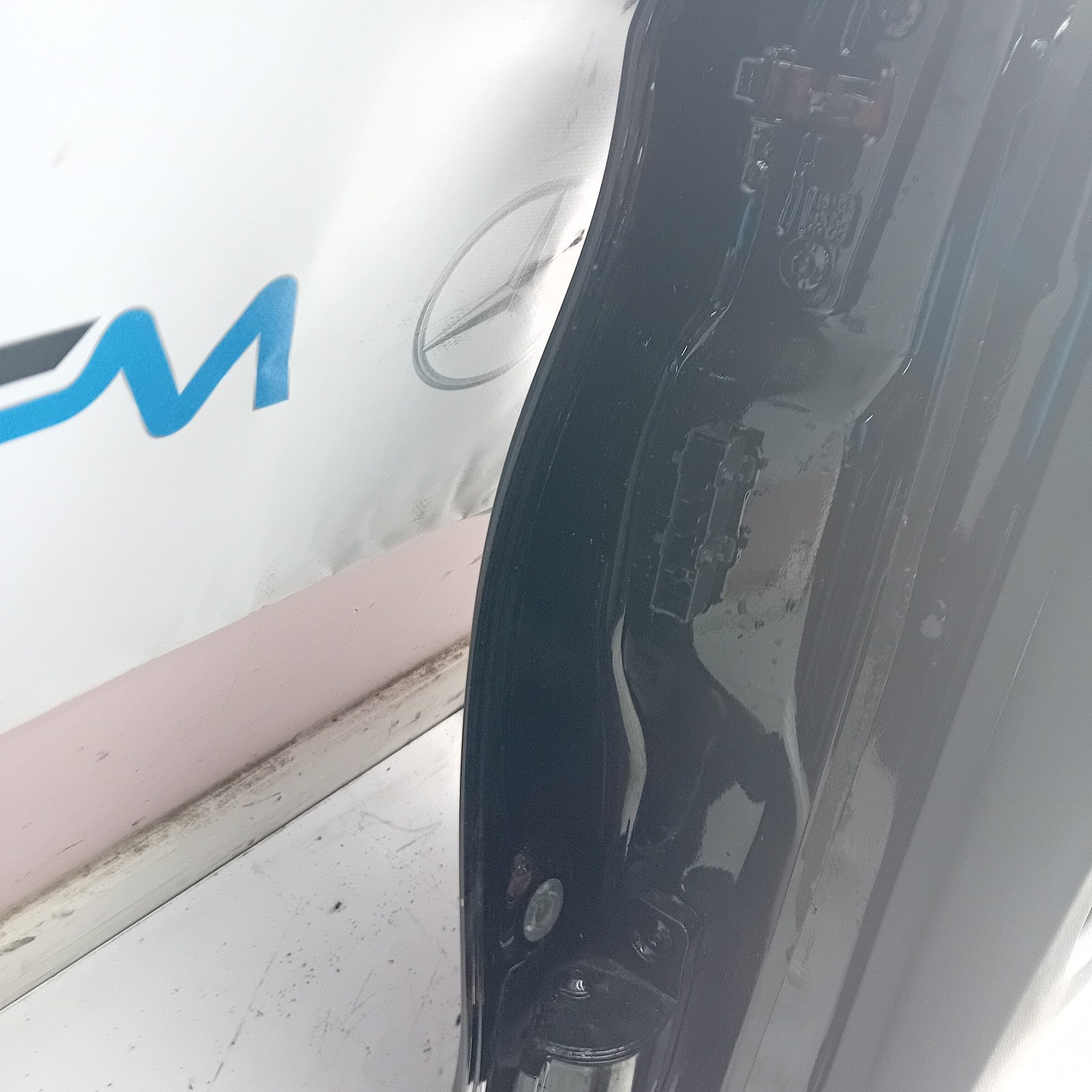 MERCEDES BENZ C-CLASS W205 DRIVER SIDE REAR DOOR O/S/R BLACK COMPLETE FMD142