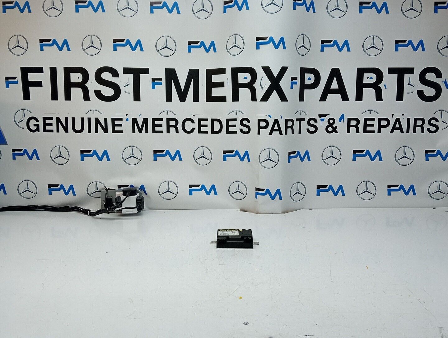 MERCEDES C E GLC W205 W213 W253 FUEL PUMP CONTROL MODULE A0009002414 FM00279