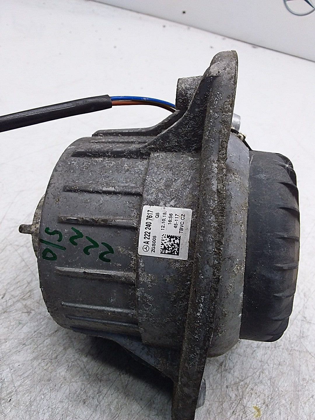 MERCEDES BENZ  S-CLASS  W222  ENGINE MOUNT RIGHT OS A2222407617 FMR347