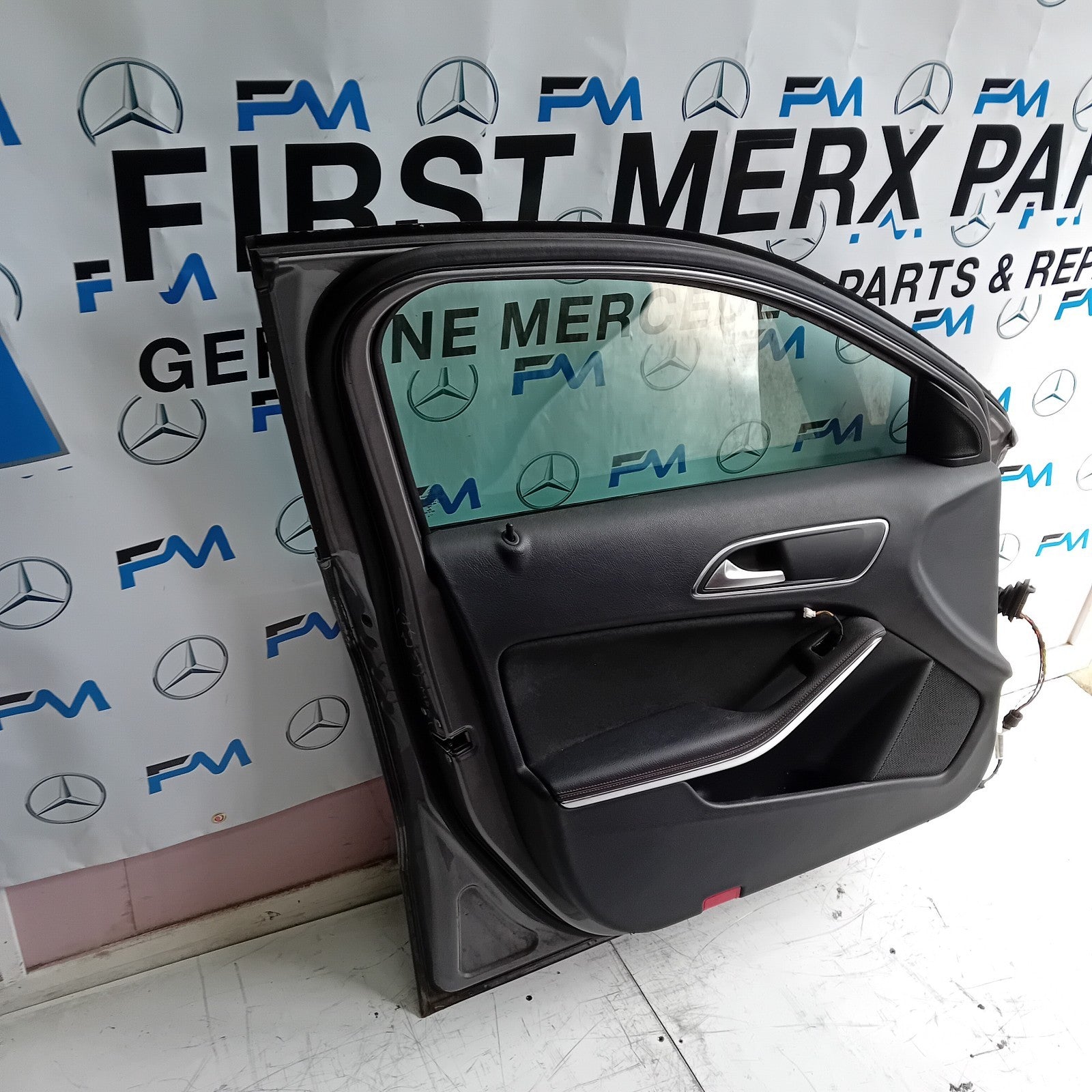 MERCEDES-BENZ A-CLASS W176 PASSENGER SIDE FRONT DOOR N/S/F COMPLETE GREY FMD51