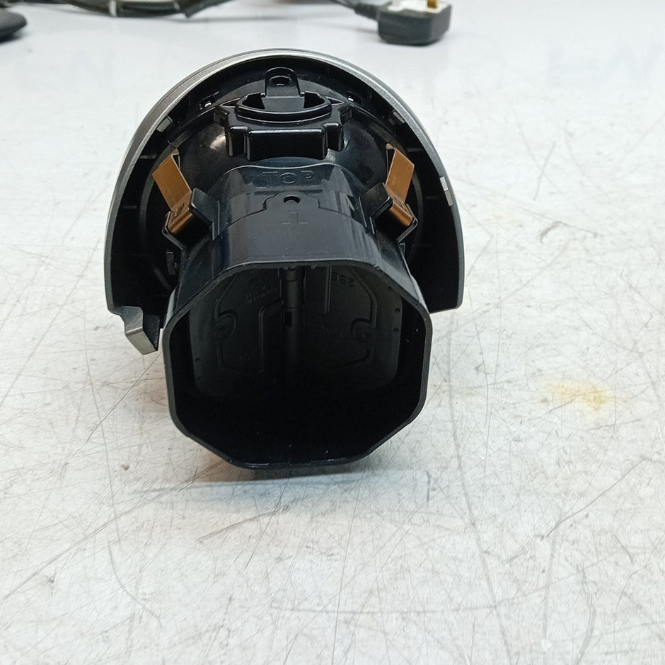 MERCEDES BENZ C-CLASS W205 DASHBOARD AIR VENT 2016 A2058304400 FM001520