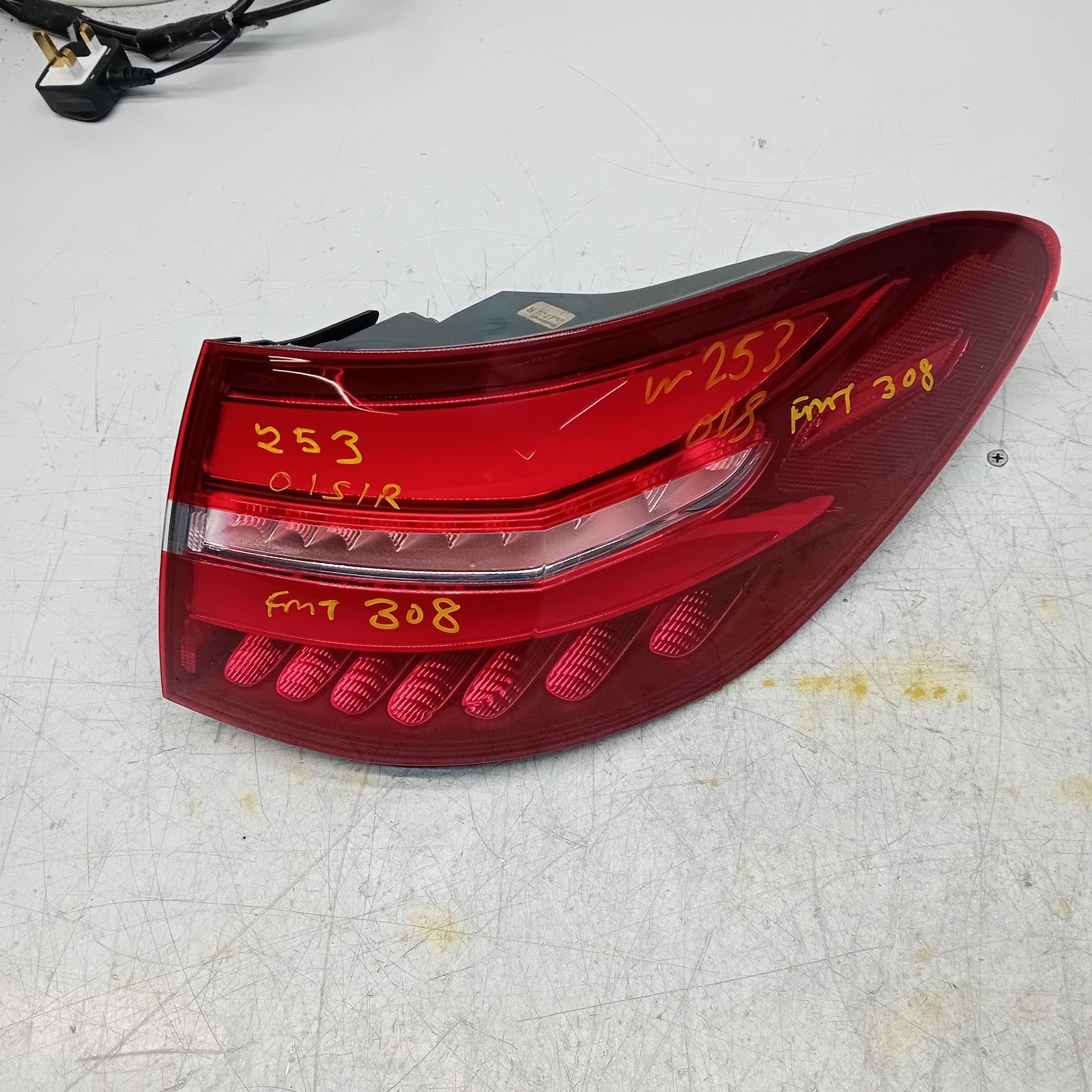 MERCEDES BENZ  GLC W253 DRIVER SIDE RIGHT REAR TAIL LIGHT 2016 FMT308