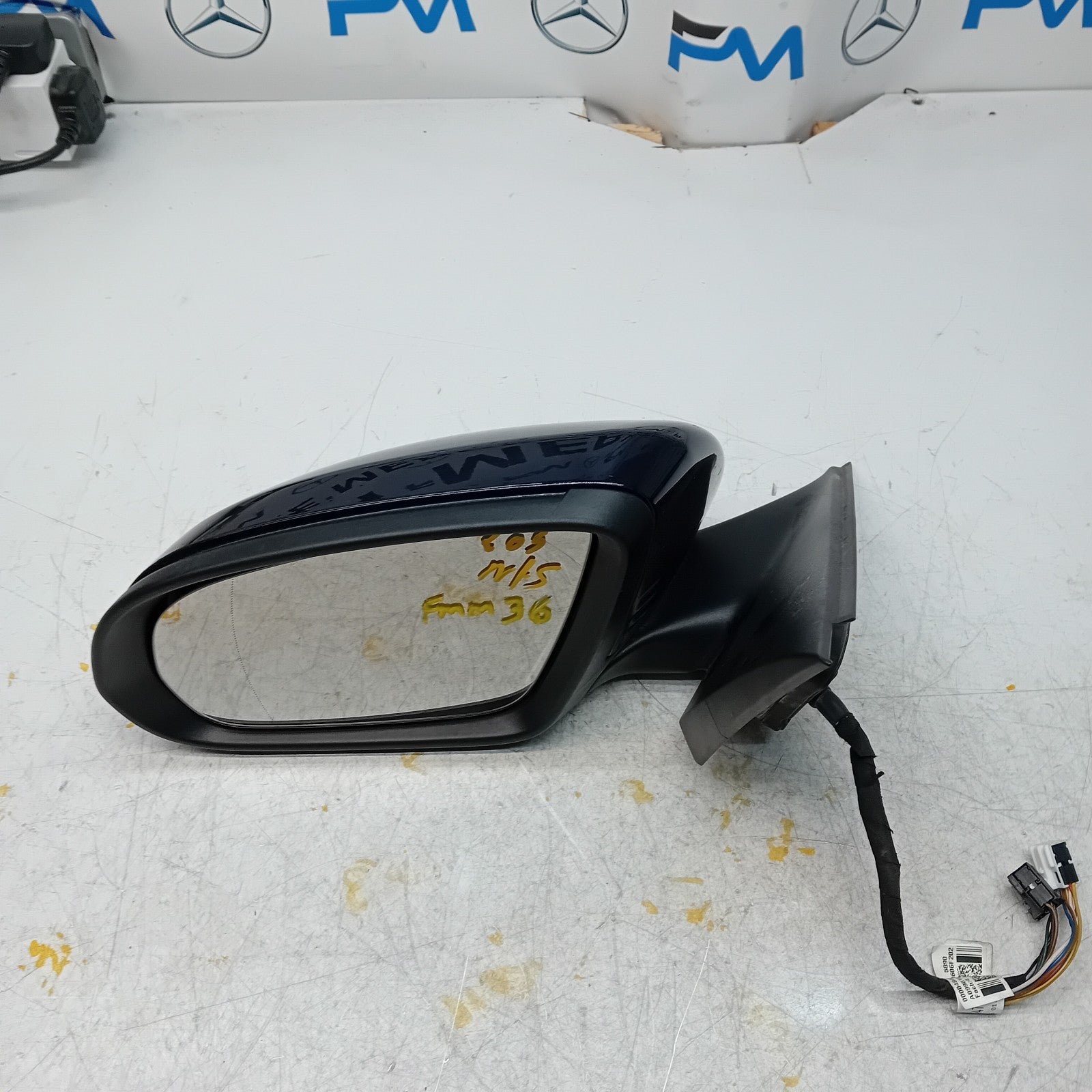 MERCEDES C-CLASS  W205 PASSENGER SIDE WING MIRROR A2058104702 BLUE FMM36