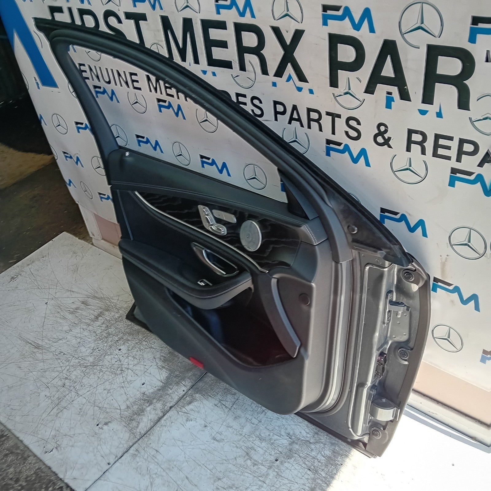 MERCEDES E-CLASS W213 PASSENGER FRONT DOOR NSF 2016 ON GREY COMPLETE  FMD515