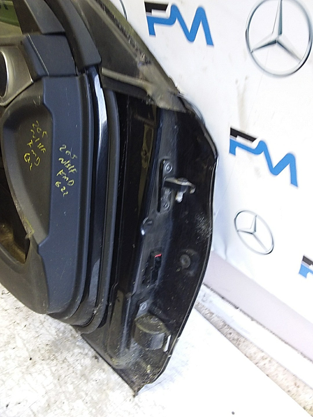 MERCEDES C-CLASS W205 SLN PASSENGER FRONT DOOR NSF BLACK 2014-21 COMPLETE FMD622