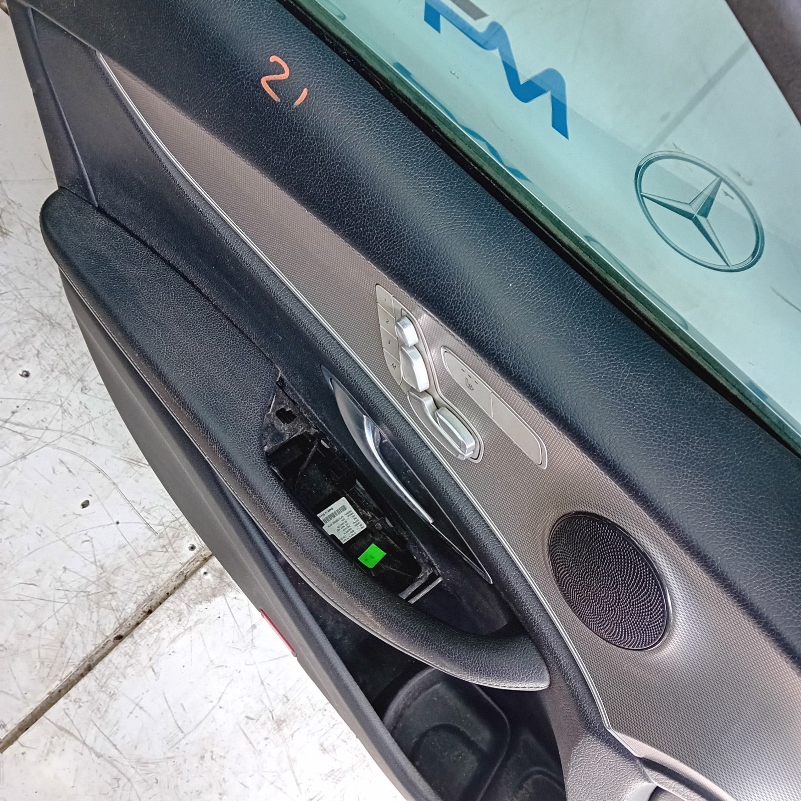 MERCEDES BENZ E-CLASS W213 PASSENGER SIDE FRONT DOOR N/S/F WHITE FMD127