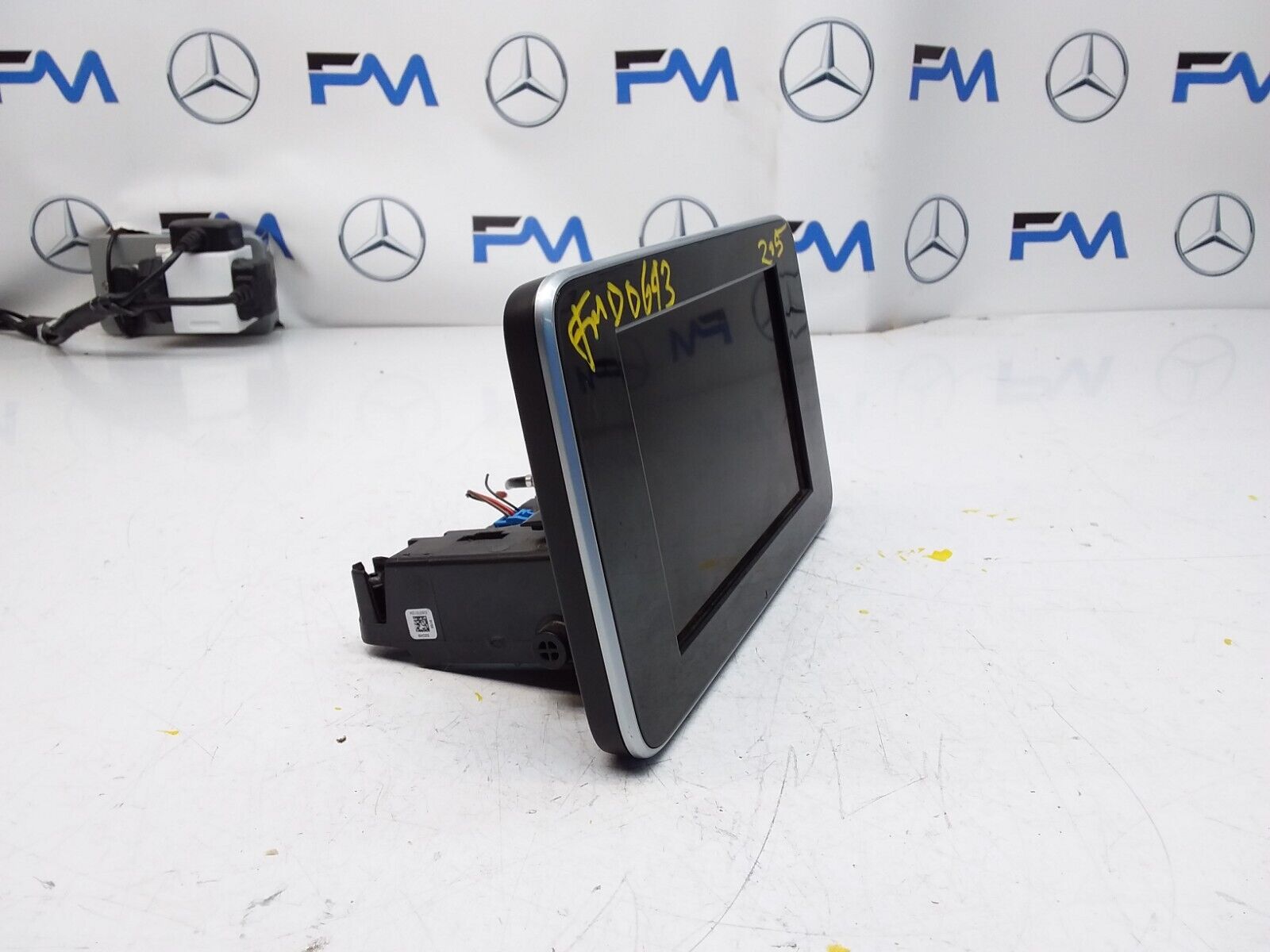 MERCEDES C-CLASS W205 2014 SAT NAV MULTIMEDIA SCREEN A2059004113 FM00693
