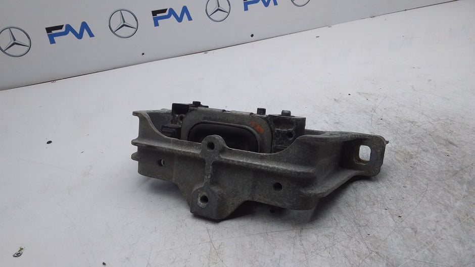 MERCEDES BENZ B-CLS W246 ENGINE MOUNT RIGHT SIDE A2462402517 FMR447