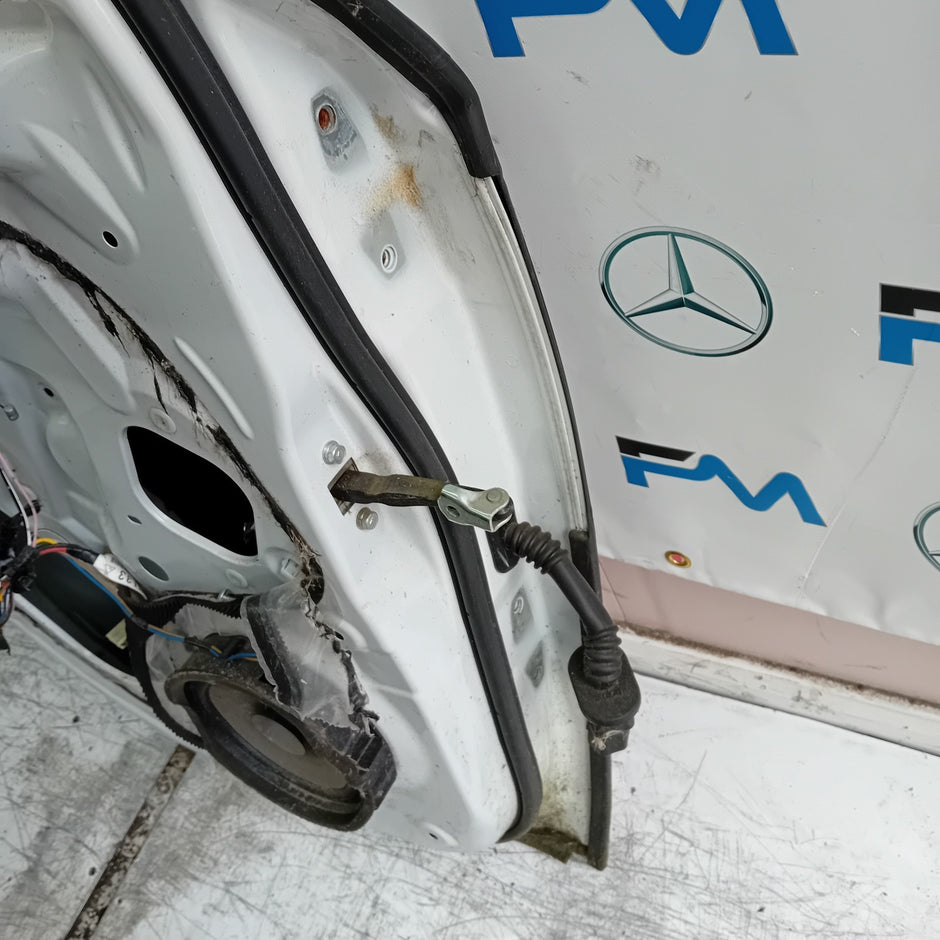 MITSUBISHI OUTLANDER MK3 PASSENGER REAR DOOR NSR WHITE 2013 COMPLETE FMD385