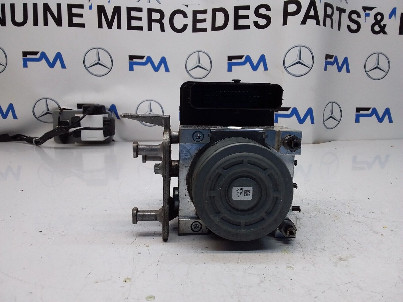 MERCEDES C-CLASS W205 ABS PUMP MODULE CONTROL UNIT A2539011400 FM00429