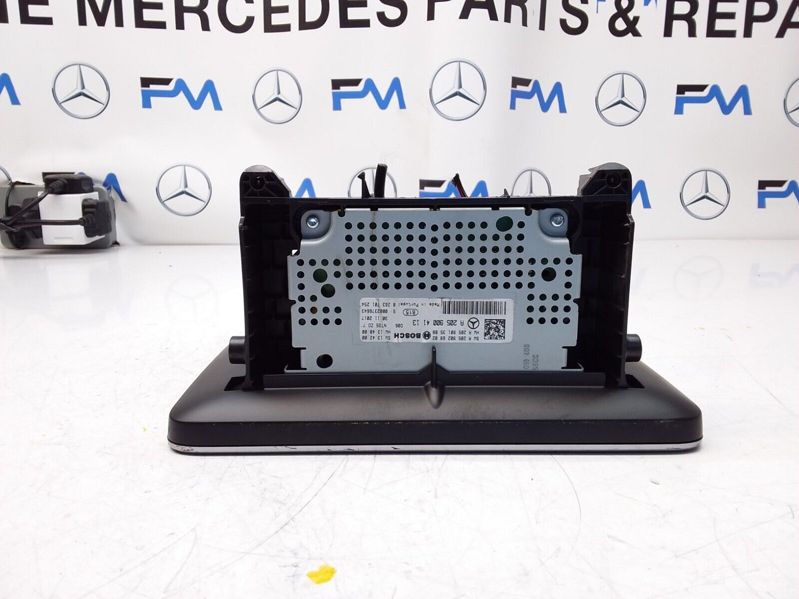 MERCEDES C-CLASS W205 2017 SAT NAV MULTIMEDIA SCREEN A2059004113 FM00679