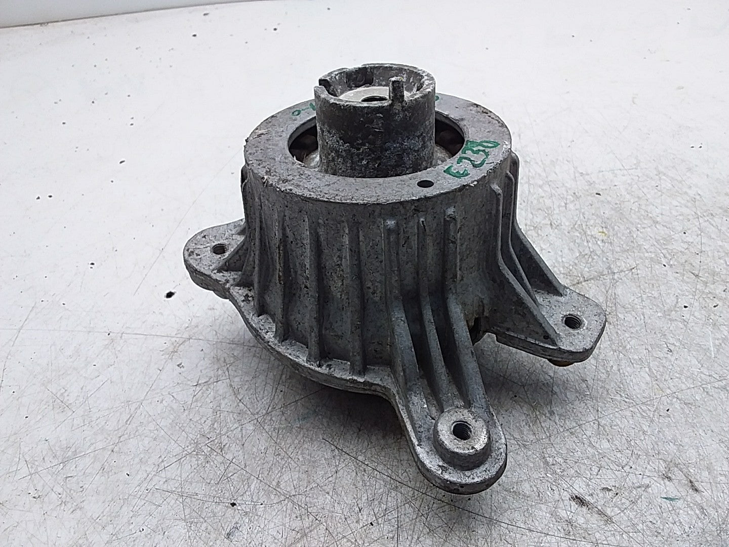 MERCEDES BENZ  E-CLASS COUPE C238  ENGINE MOUNT RIGHT OS A2382400300 FMR340