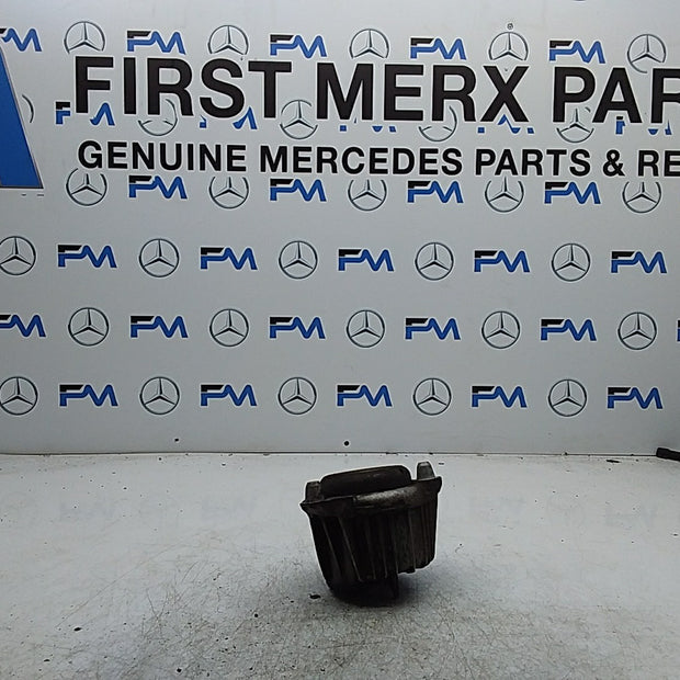 MERCEDES BENZ  E-CLASS  W212  ENGINE MOUNT LEFT NS A2122404117 FMR350
