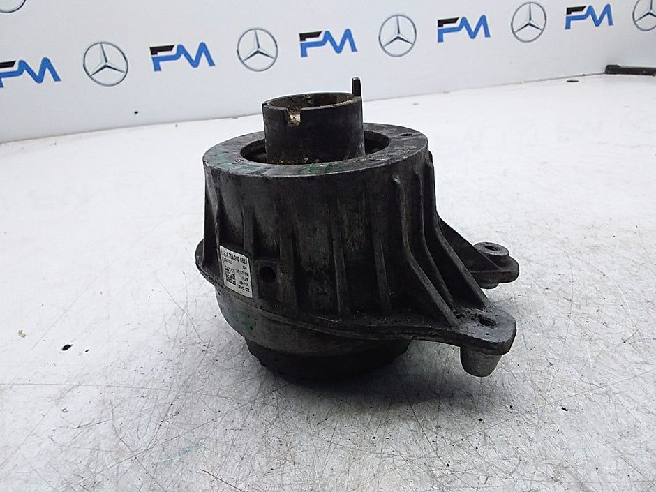 MERCEDES BENZ  C-CLASS W205  ENGINE MOUNT LEFT NS A2052406617 FMR327