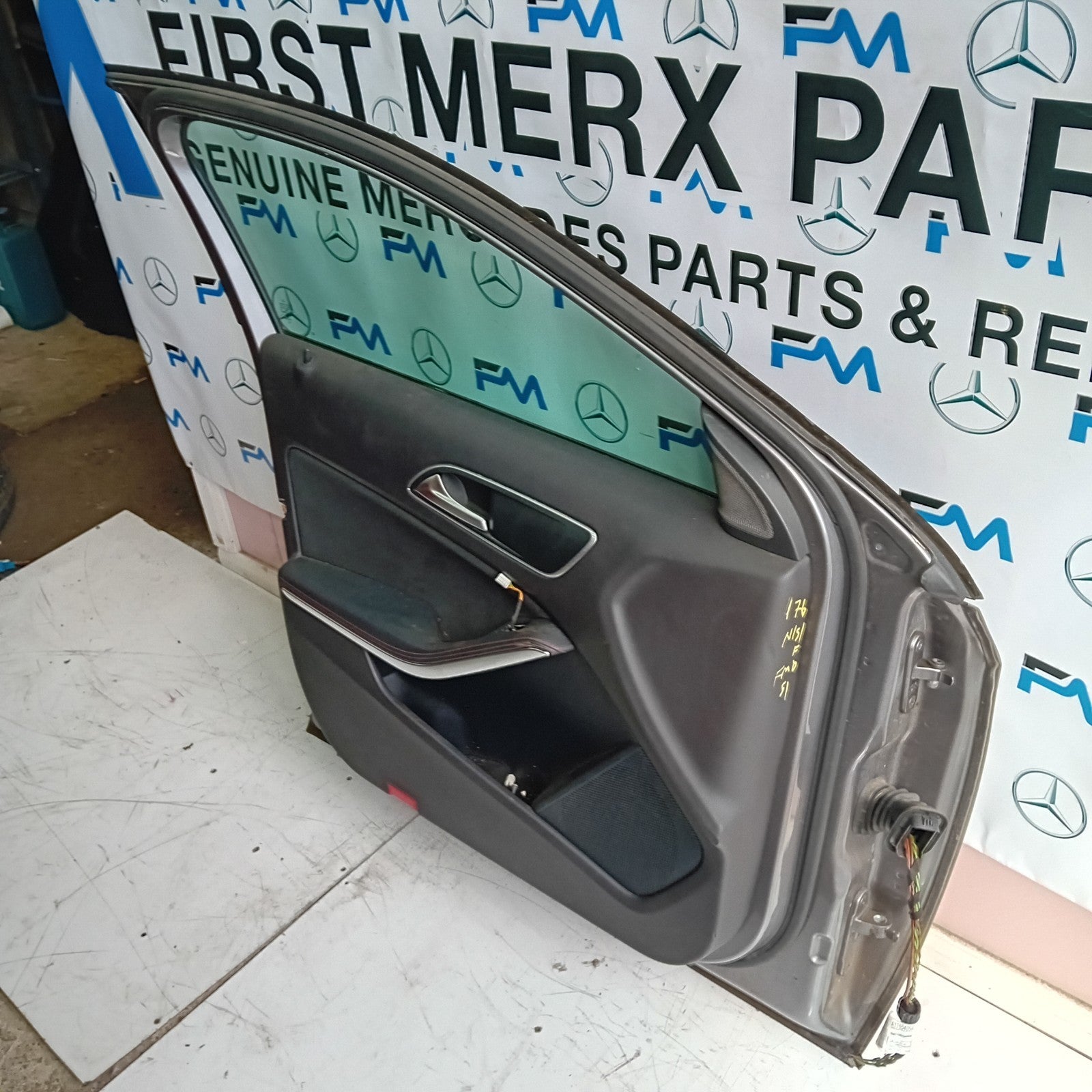 MERCEDES-BENZ A-CLASS W176 PASSENGER SIDE FRONT DOOR N/S/F COMPLETE GREY FMD51