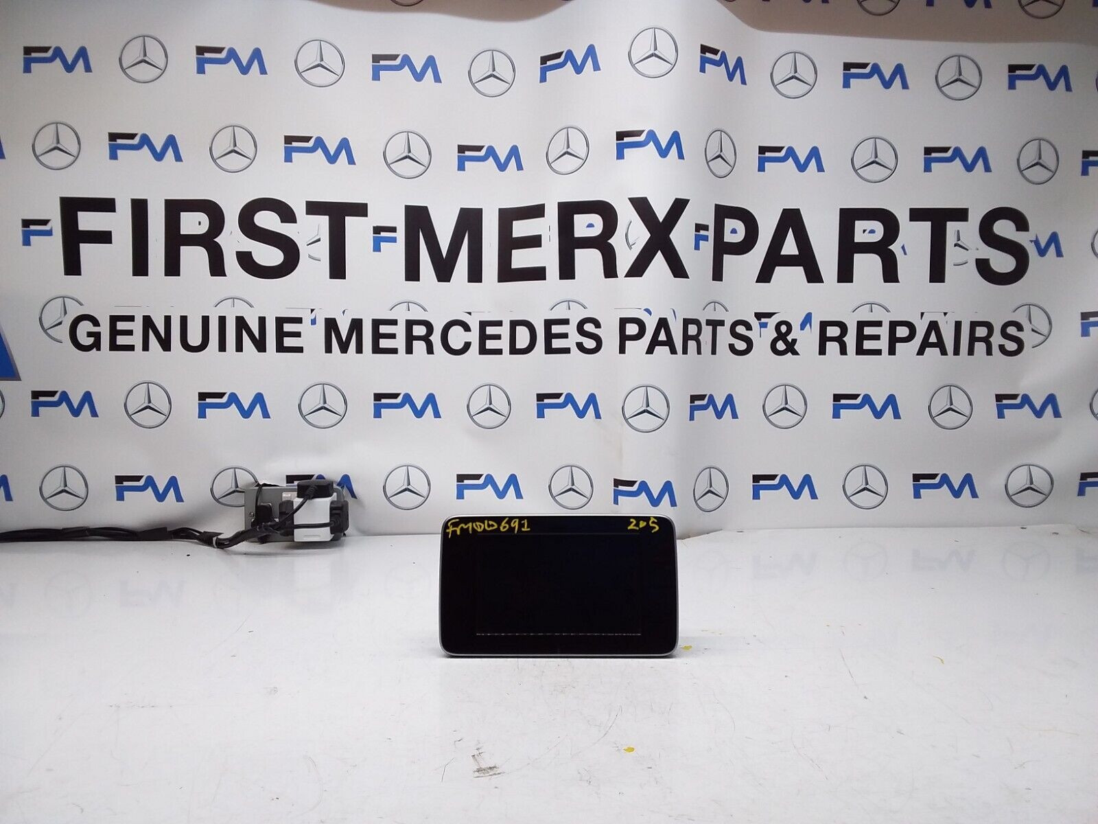 MERCEDES C-CLASS W205 2016 SAT NAV MULTIMEDIA SCREEN A2059004113 FM00691