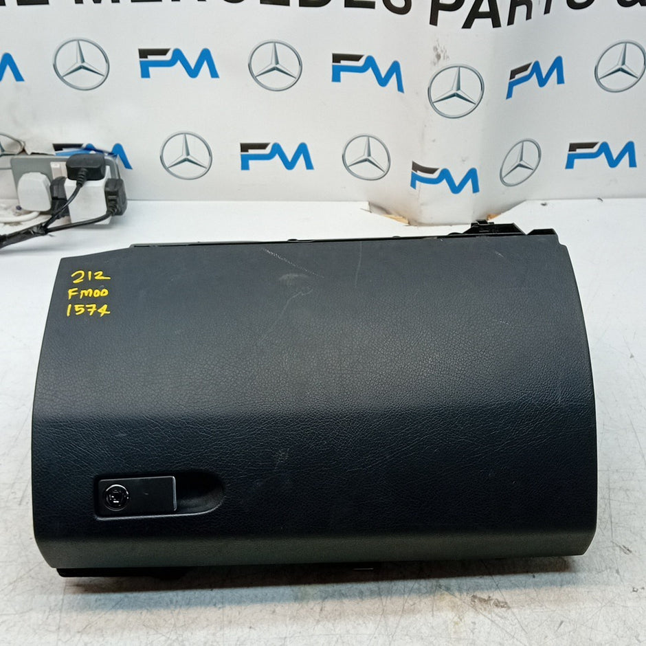 MERCEDES BENZ  E-CLASS W212 DASHBOARD GLOVEBOX  2015 A2126803191 FM001574
