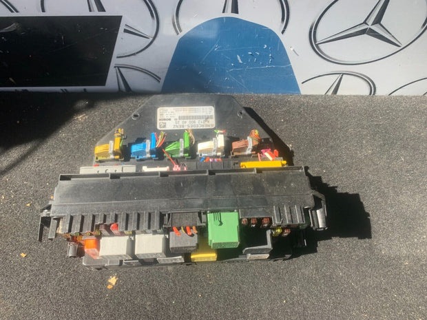 MERCEDES E CLASS FUSE BOX SAM UNIT 2.1 CDI DIESEL A2129004025 2014