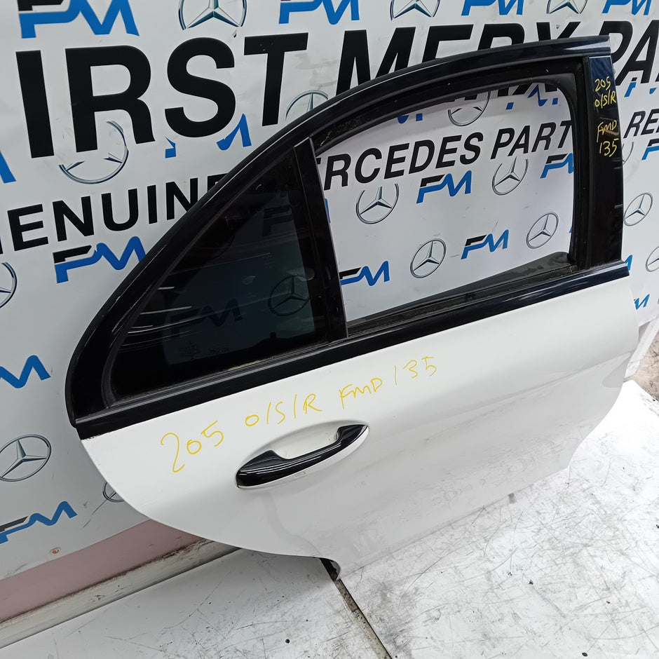 MERCEDES BENZ  C-CLASS W205 DRIVER SIDE REAR DOOR O/S/R WHITE COMPLETE FMD135