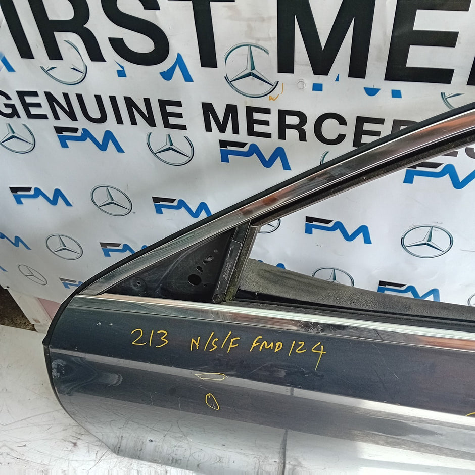 MERCEDES BENZ R-CLASS W213 PASSENGER SIDE FRINT DOOR N/S/F GREY FMD124