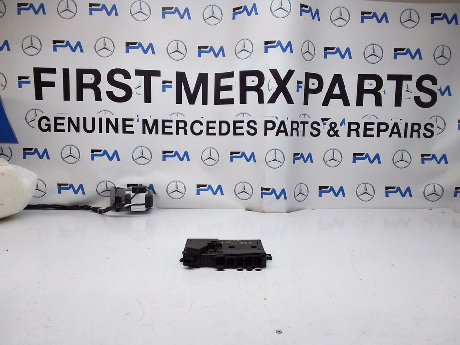Mercedes C-Class W205 Front Inboard Fuxebox Module Unit A2055402850 FM00358