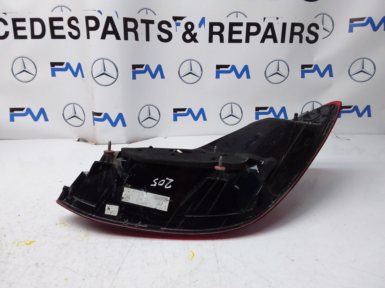 MERCEDES  C CLASS W205 REAR PASSENGER SIDE LED LIGHT A2059067103 FMT18 2015