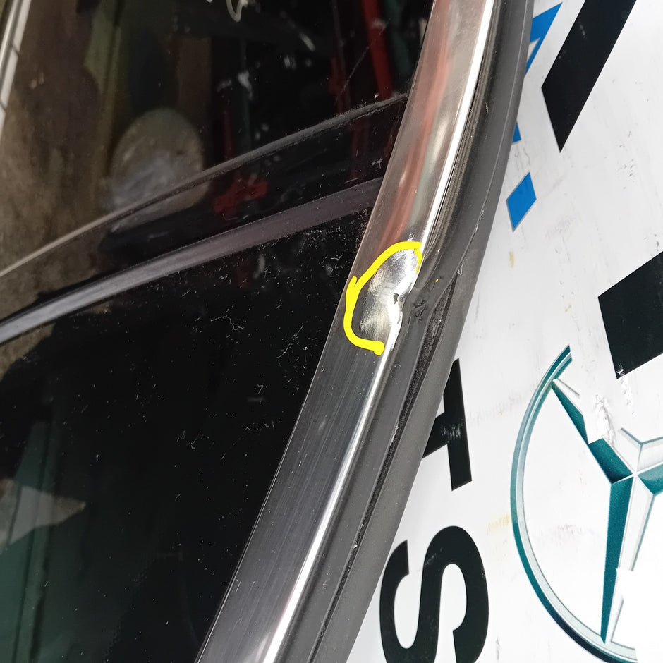 MERCEDES C-CLASS W205 PASSENGER REAR DOOR NSR  2014 ON BLACK COMPLETE FMD357