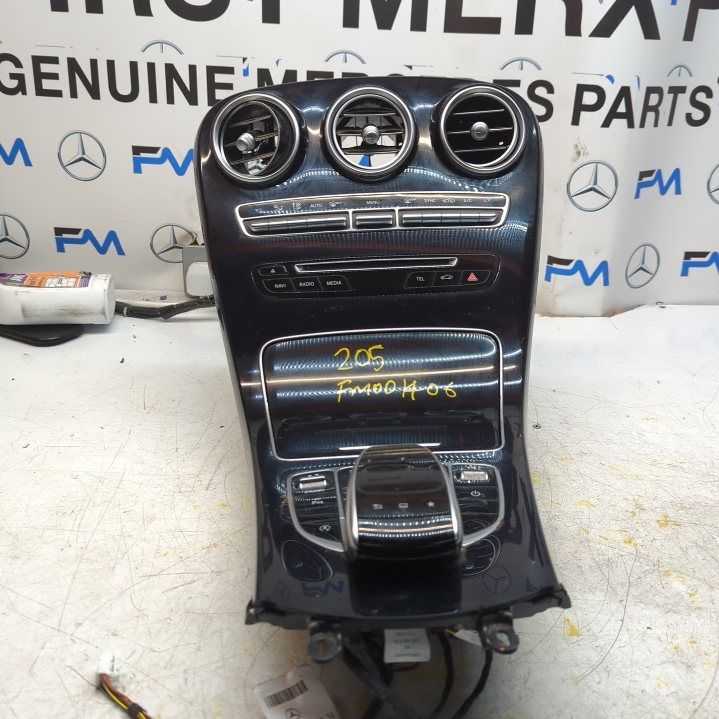  MERCEDES E-CLASS W205 CENTRE CONSOLE + 3 AIR VENT A2054402032 FM001406