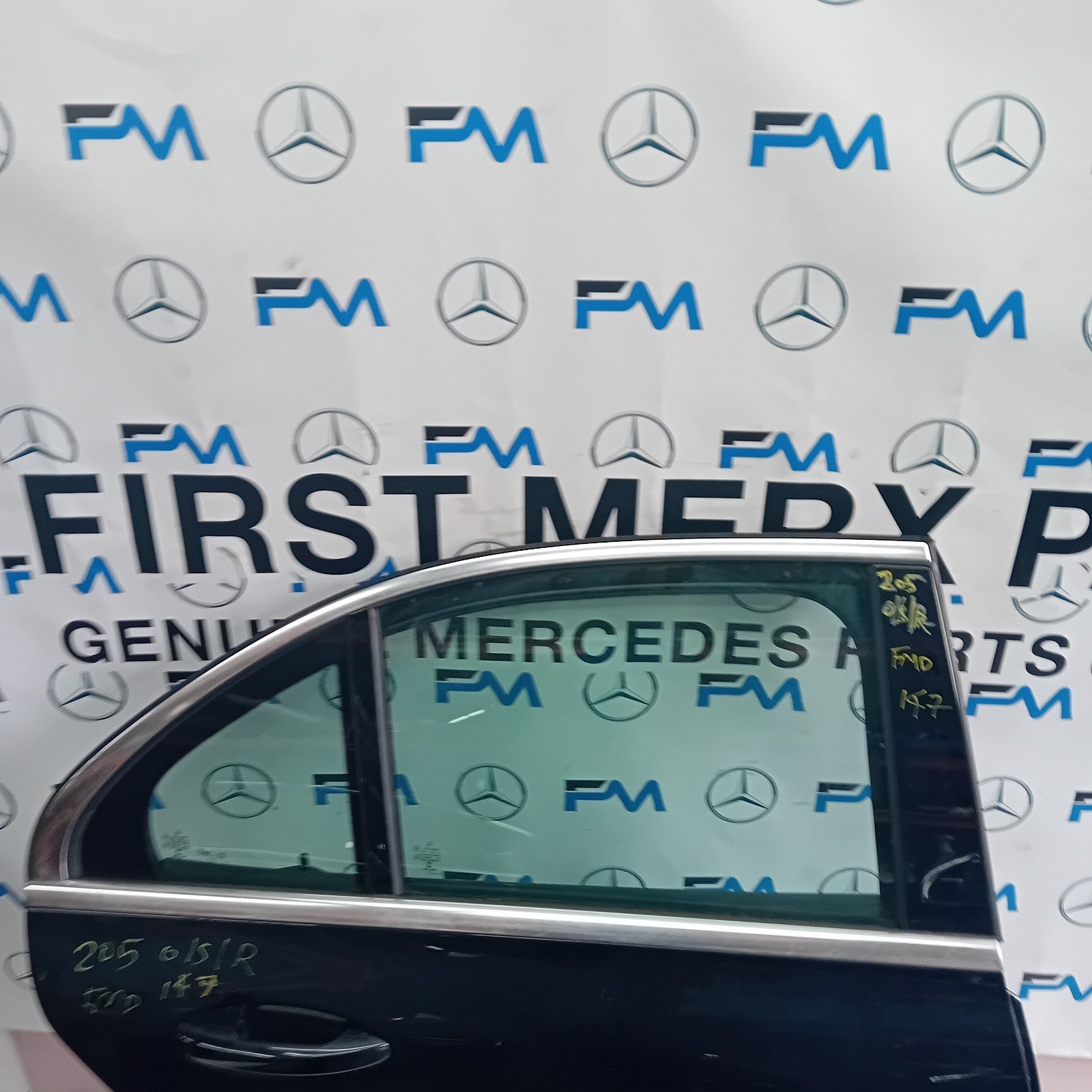 MERCEDES BENZ C-CLASS W205 DRIVER SIDE REAR DOOR O/S/R BLACK  COMPLETE FMD147