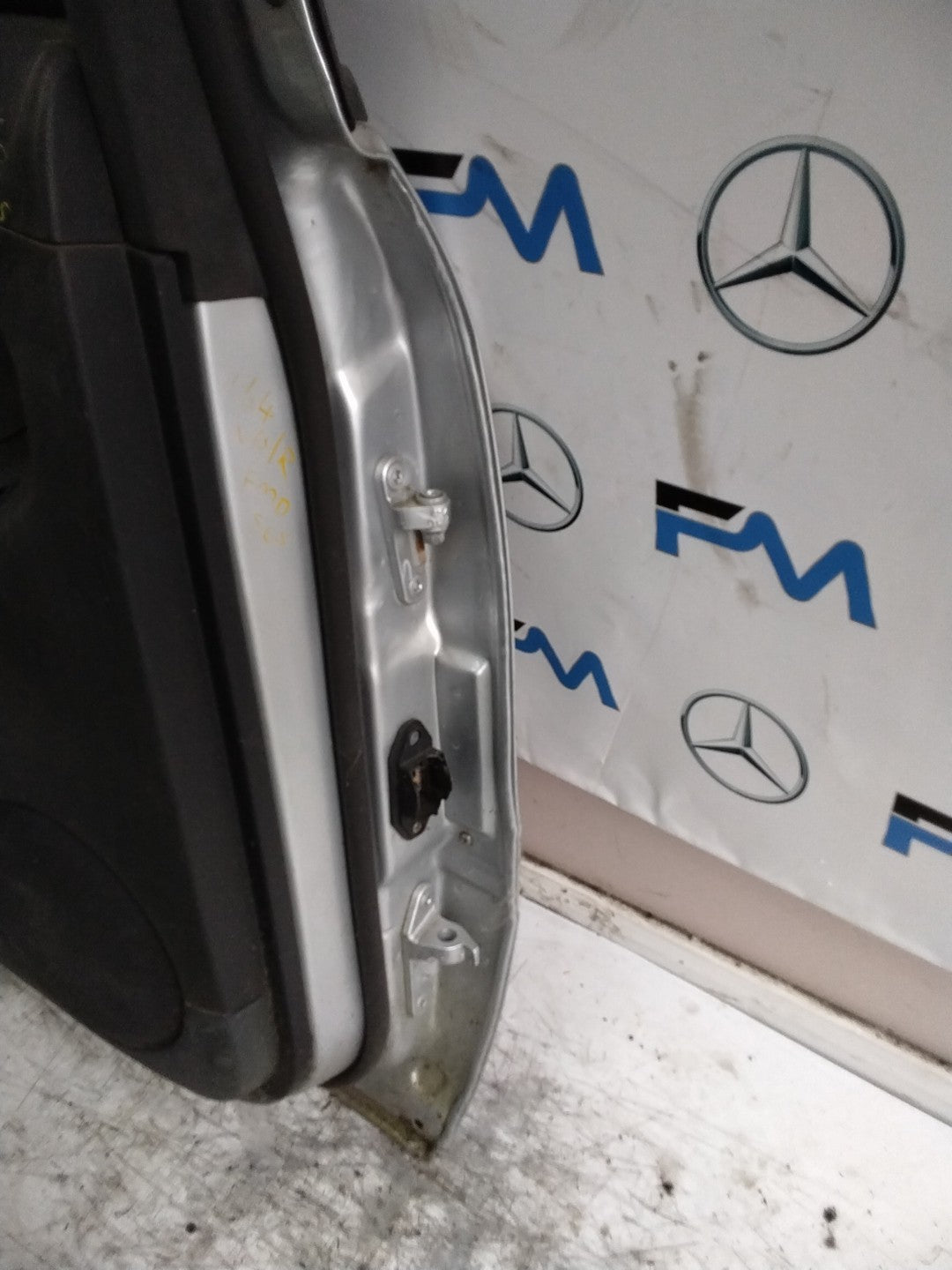 MERCEDES M-CLASS W164  PASSENGER REAR DOOR NSR GREY 2005-11 FMD565