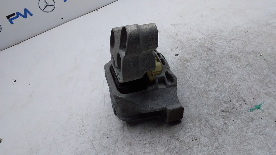 MERCEDES BENZ B-CLASS W246 LEFT ENGINE MOUNT A2462400217 FMR452