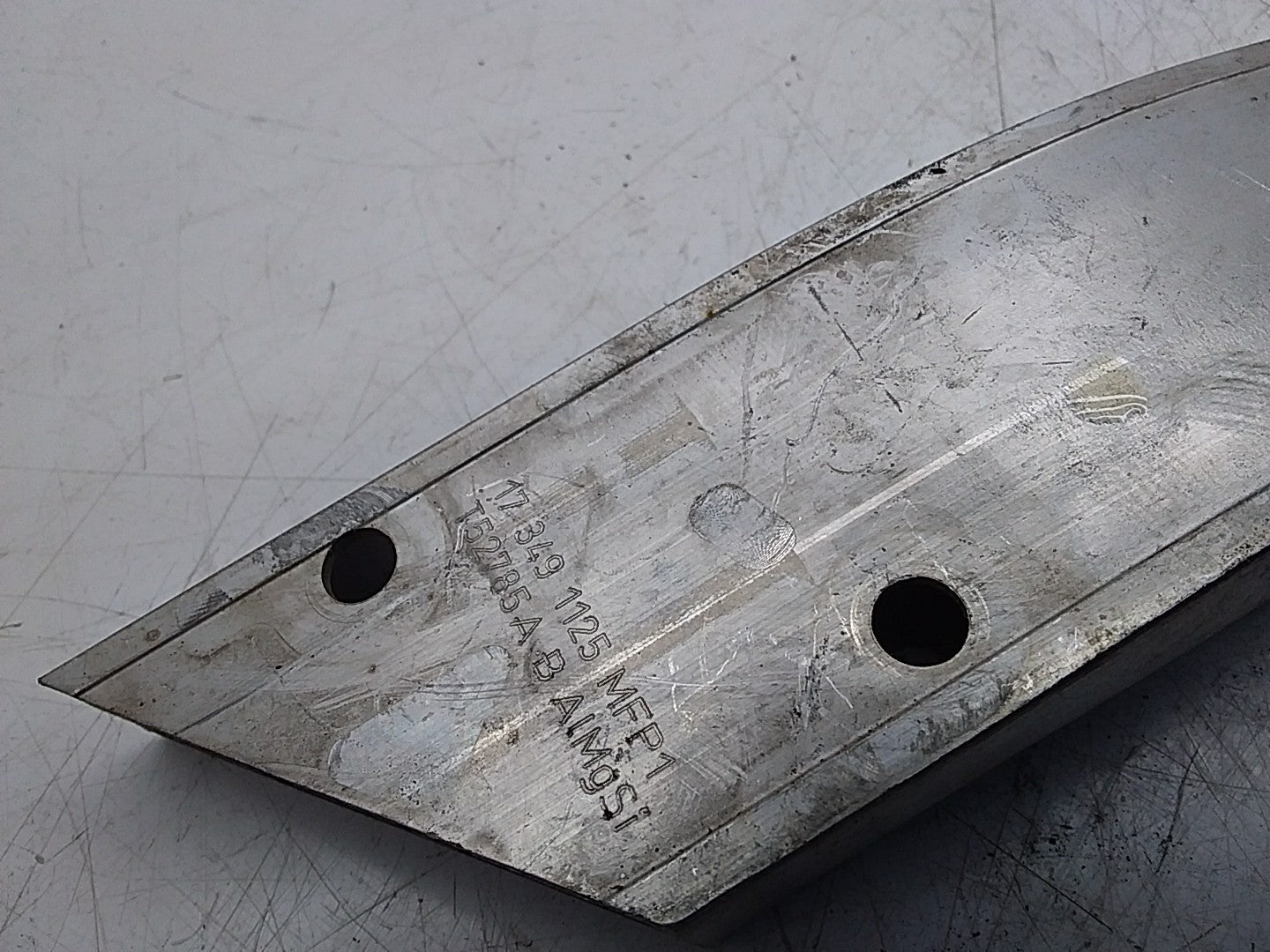 MERCEDES E-CLS W213 RADIATOR SUPPORT BRACKET RIGHT FMR250