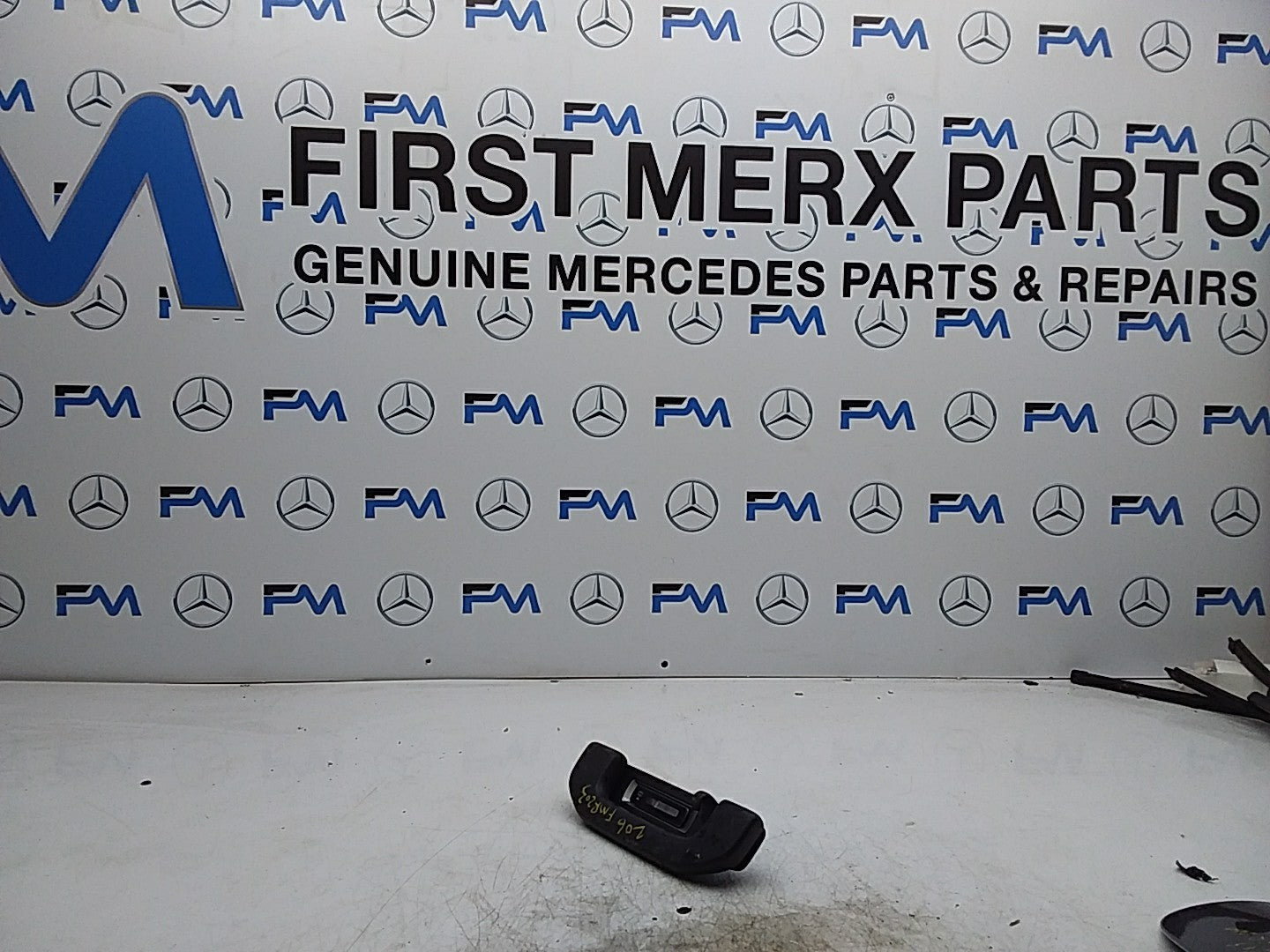 MERCEDES BENZ C-CLASS W206 REAR RIGHT ROOF HANDLE A2069067100 FMR203