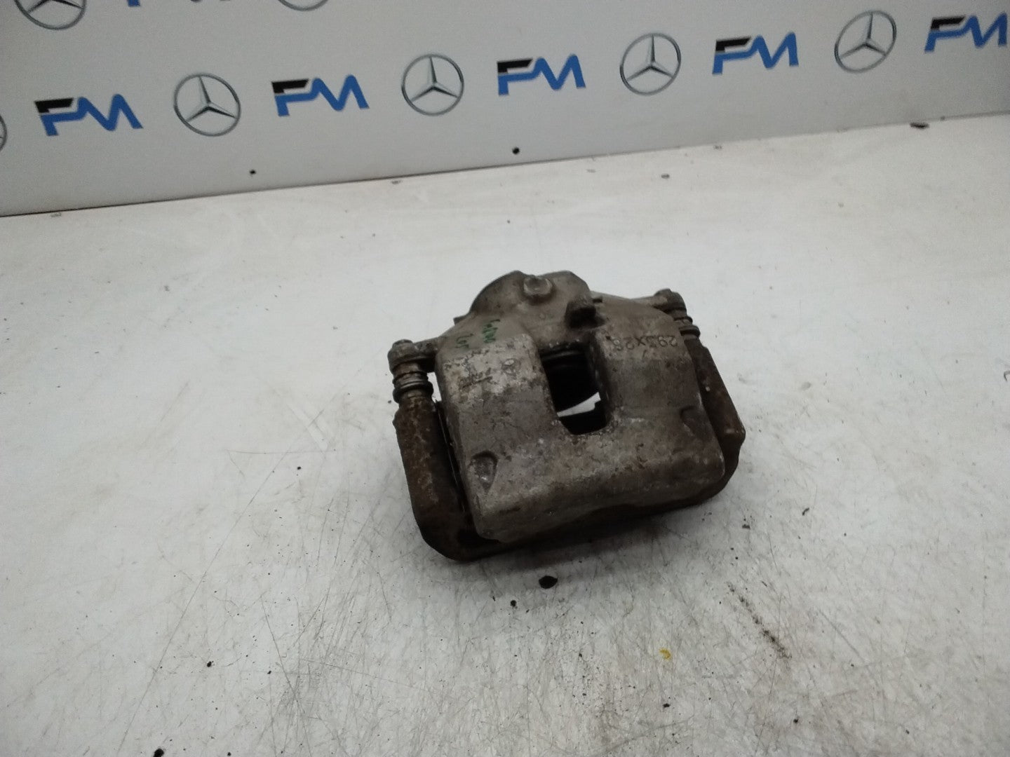 MERCEDES  C-CLASS W205 BRAKE CALIPER FRON LEFT PASSENGER SIDE  FMR140