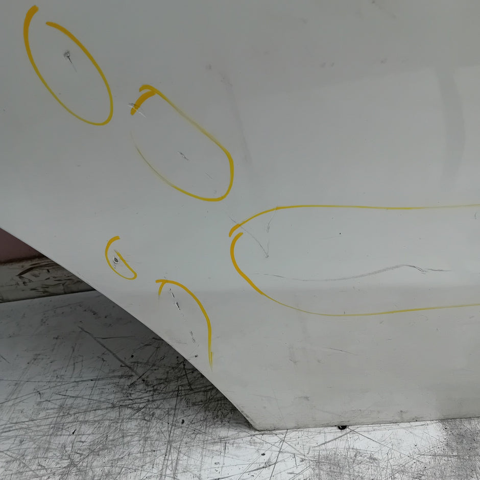 MEECEDS BENZ CLA W117 DRIVER FRONT DOOR OSF WHITE  2013-19 COMPLETE FMD399