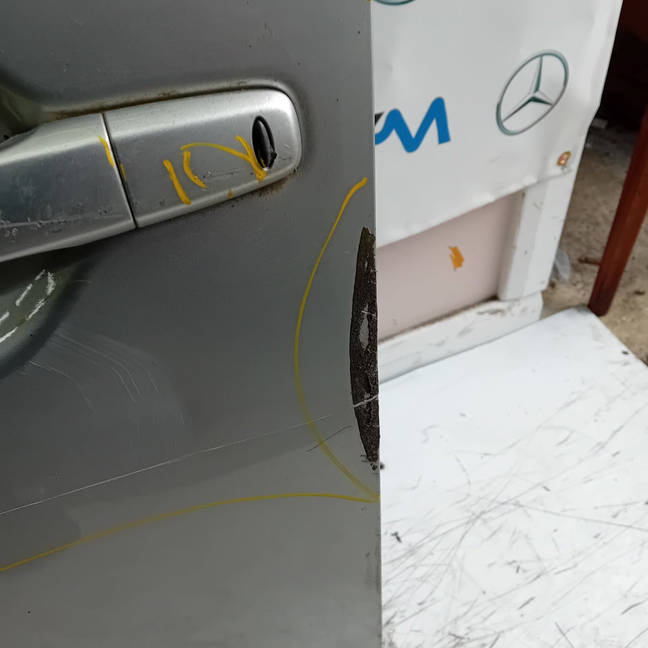 MITSUBISHI OUTLANDER MK3 PASSENGER SIDE FRONT DOOR NSF 2013 SILVER FMD417