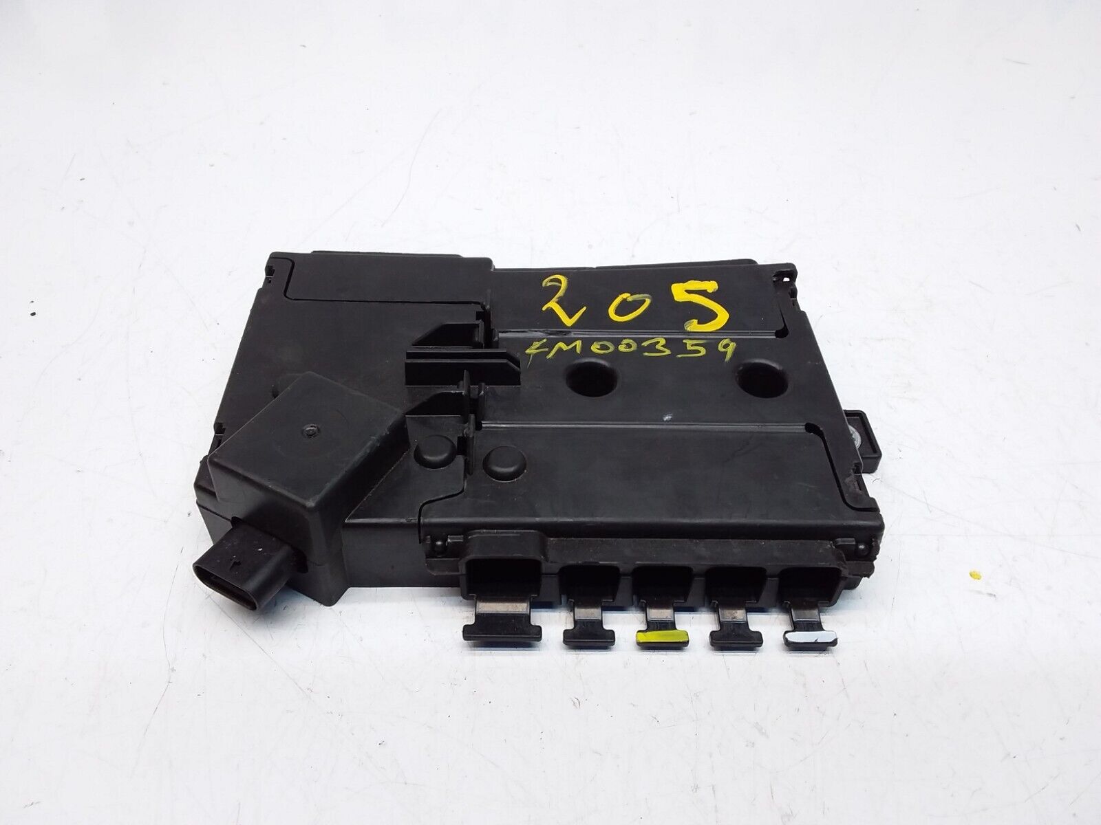 Mercedes C-Class W205 Front Inboard Fuxebox Module Unit A2055402850 FM00359