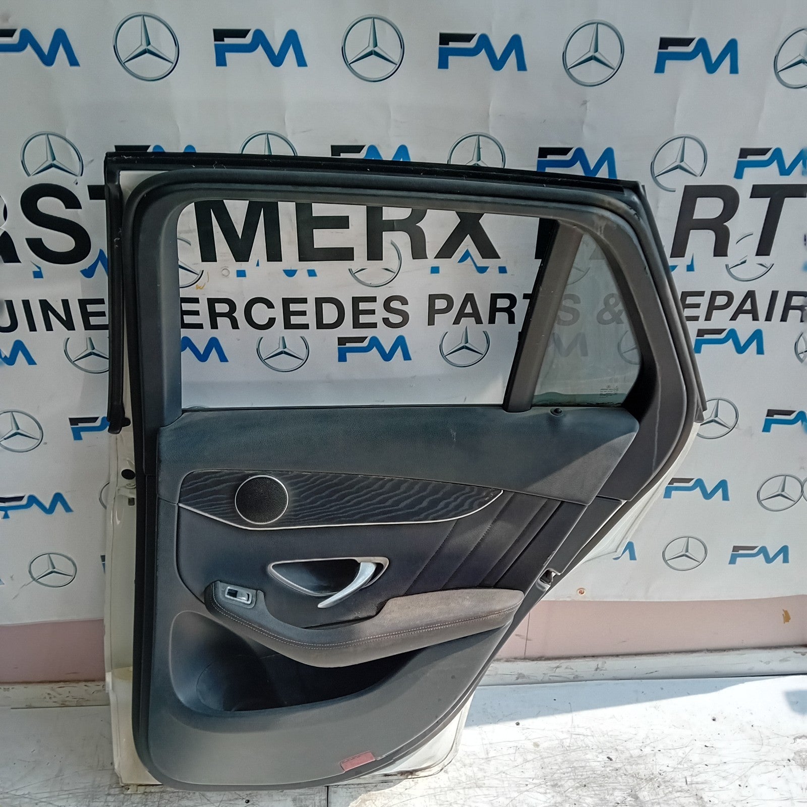 MERCEDES GLC X253 DRIVER REAR DOOR OSR 2016 ON WHITE COMPLETE FMD277
