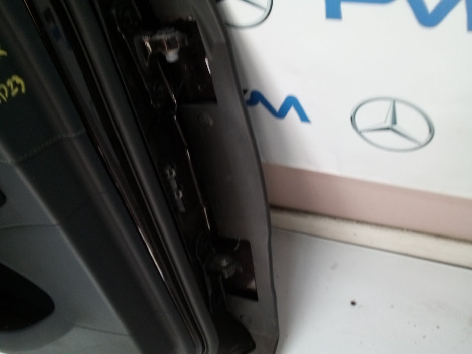 MERCEDES S CLASS W222 SALOON PASSENGER REAR DOOR (NEAR SIDE REAR) BLACK FMD23