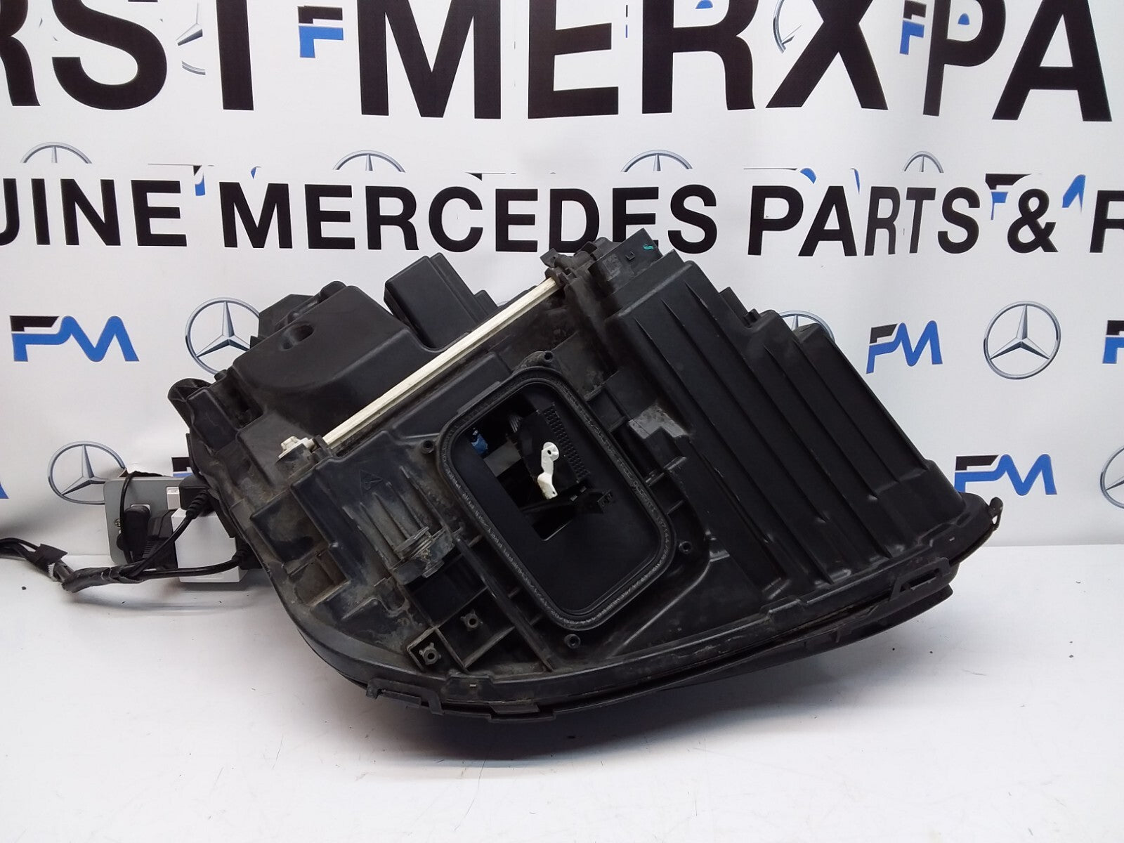 MERCEDES W213 E-CLASS PASSENGER NS HEADLIGHT A2139064104 FMH81 LED HIGH PERFORM 