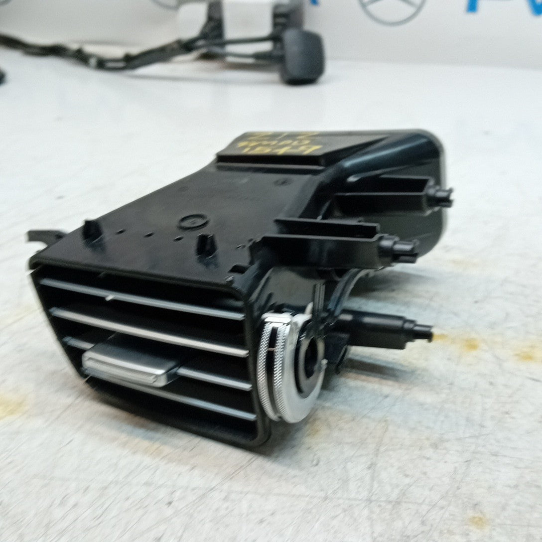 MERCEDES E-CLASS W212 DASHBOARD  AIRVENT LEFT A2128303154 2016 ON FM001549