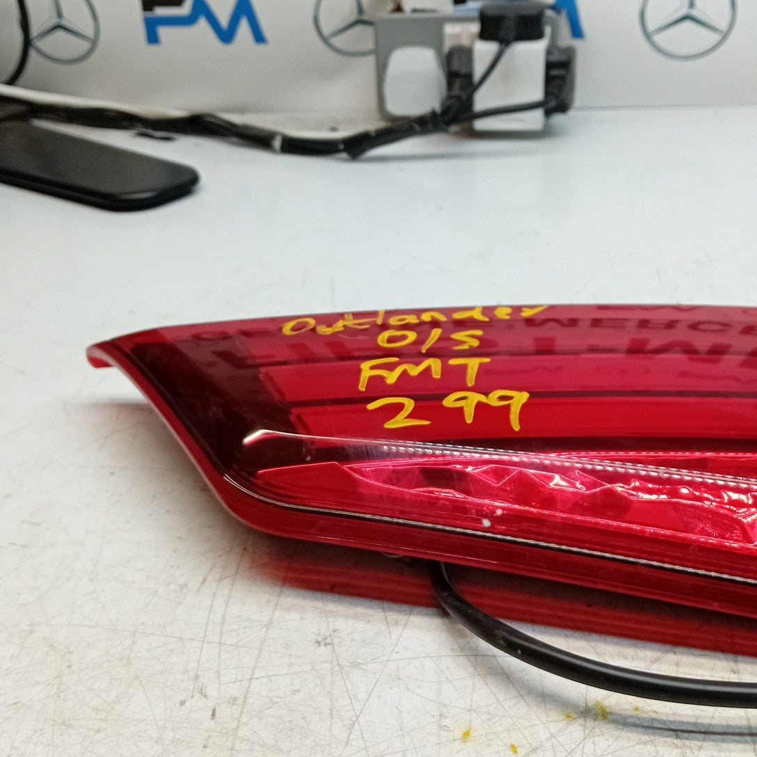MITSUBISHI OUTLANDER MK3 DRIVER SIDE RIGHT REAR INNER TAIL LIGHT 2013 FMT299
