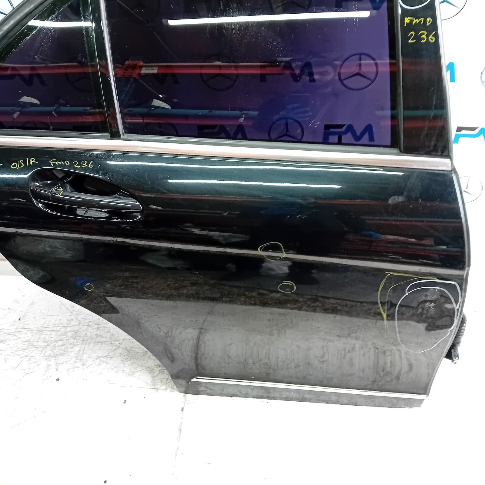 MERCEDES BENZ C-CLASS W204  DRIVER REAR DOOR OSR BLACK 2008-14 COMPLETE FMD236