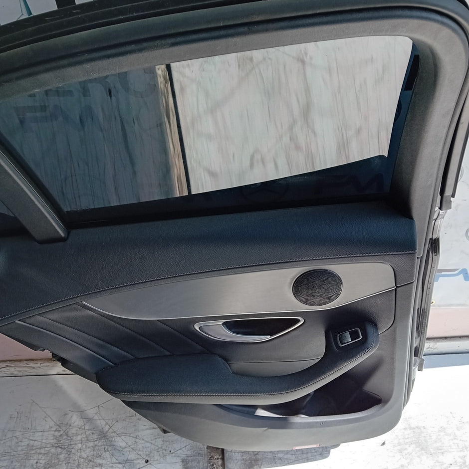 MERCEDES C-CLASS W205 SLN PASSENGER REAR DOOR NSR BLACK 2014 ON COMPLETE FMD428