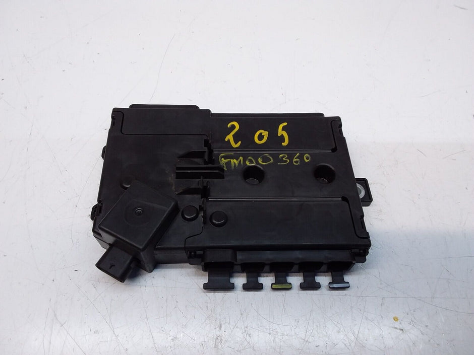 Mercedes C-Class W205 Front Inboard Fuxebox Module Unit A2055402850 FM00360