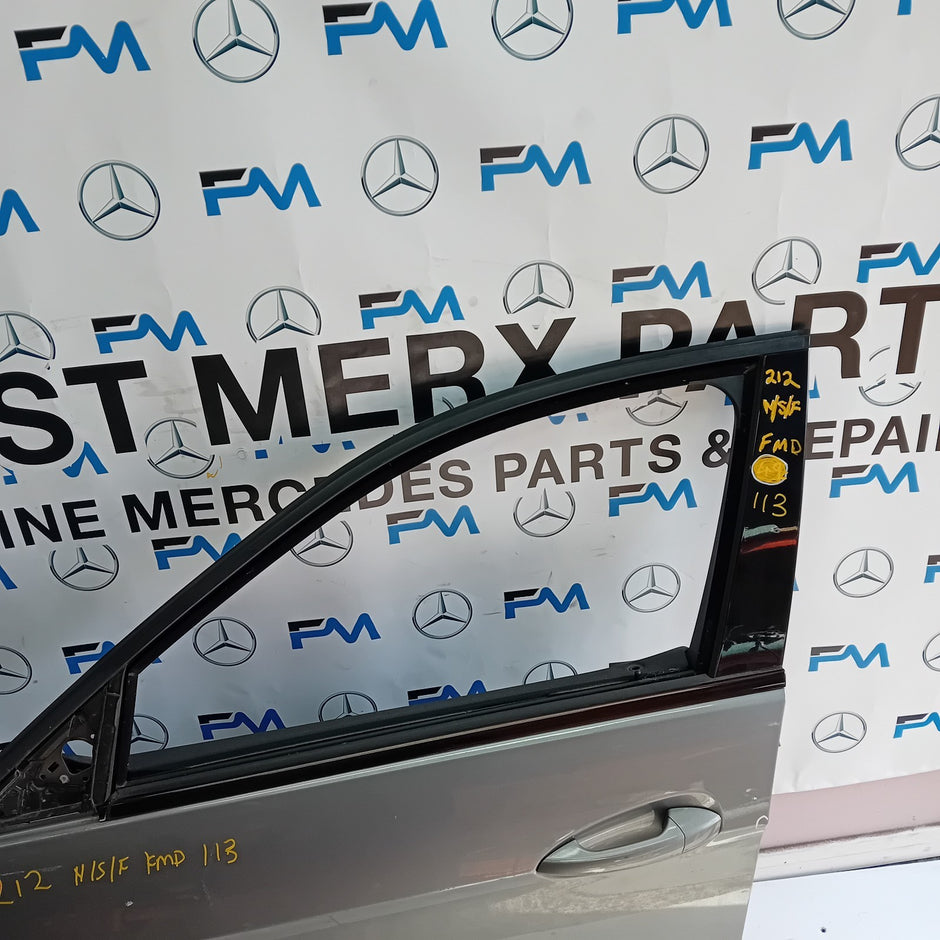 MERCEDES BENZ  E-CLASS W212 PASSENGE SIDE FRONT DOOR N/S/F COMPLETE GREY FMD113