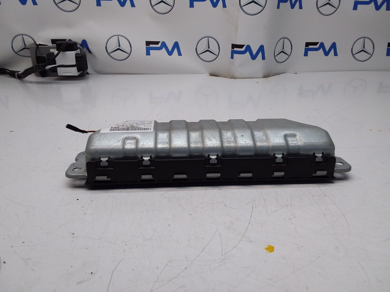 2017 MERCEDES BENZ A-CLASS W213 DRIVER SIDE KNEE AIRBAG A2138600302 FM00330